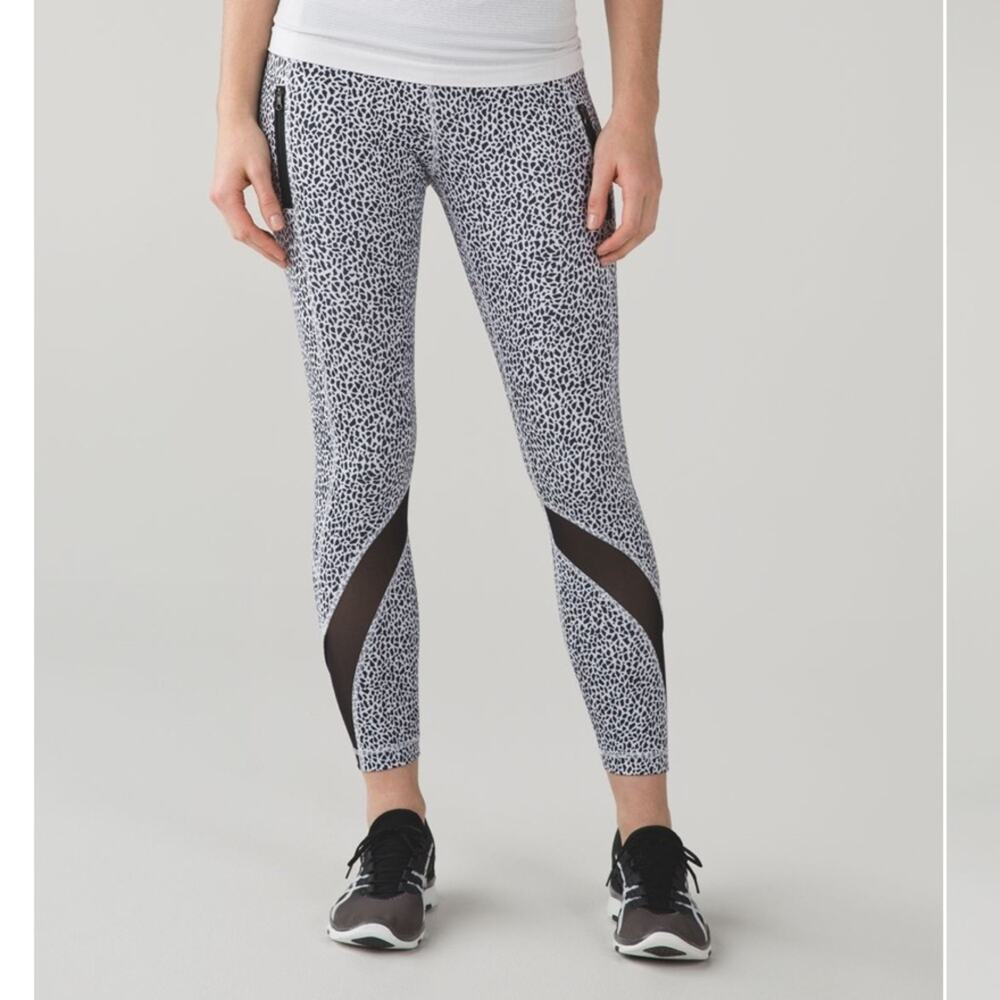 Lululemon inspire leggings miss mosaic white / black size 2